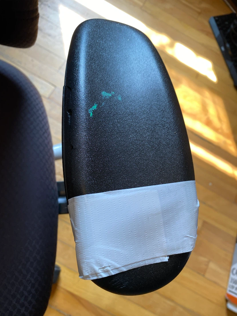 Ergonomic High-Back Office Chair – Adjustable Controls - photo 4