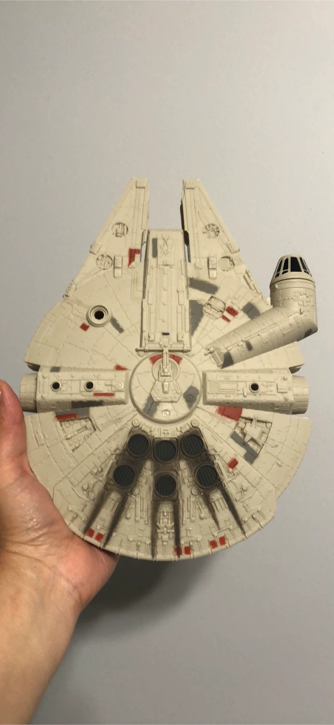 Hasbro Star Wars Millennium Falcon Toy