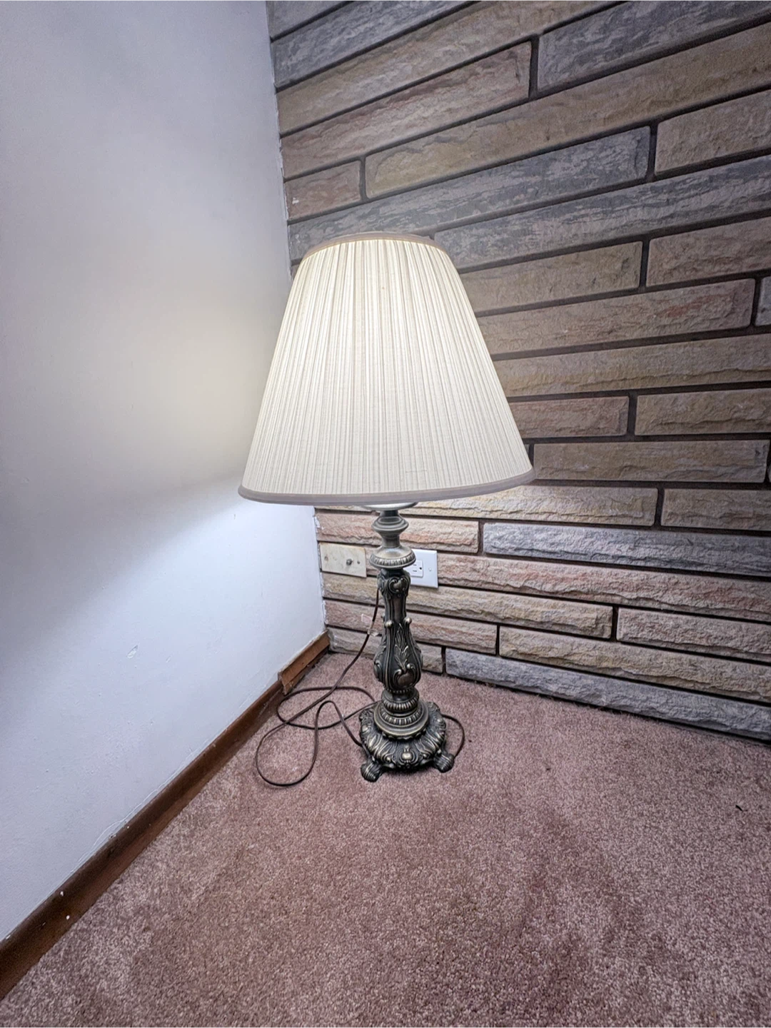 Vintage Table Lamp Set - Brass Tone - photo 2