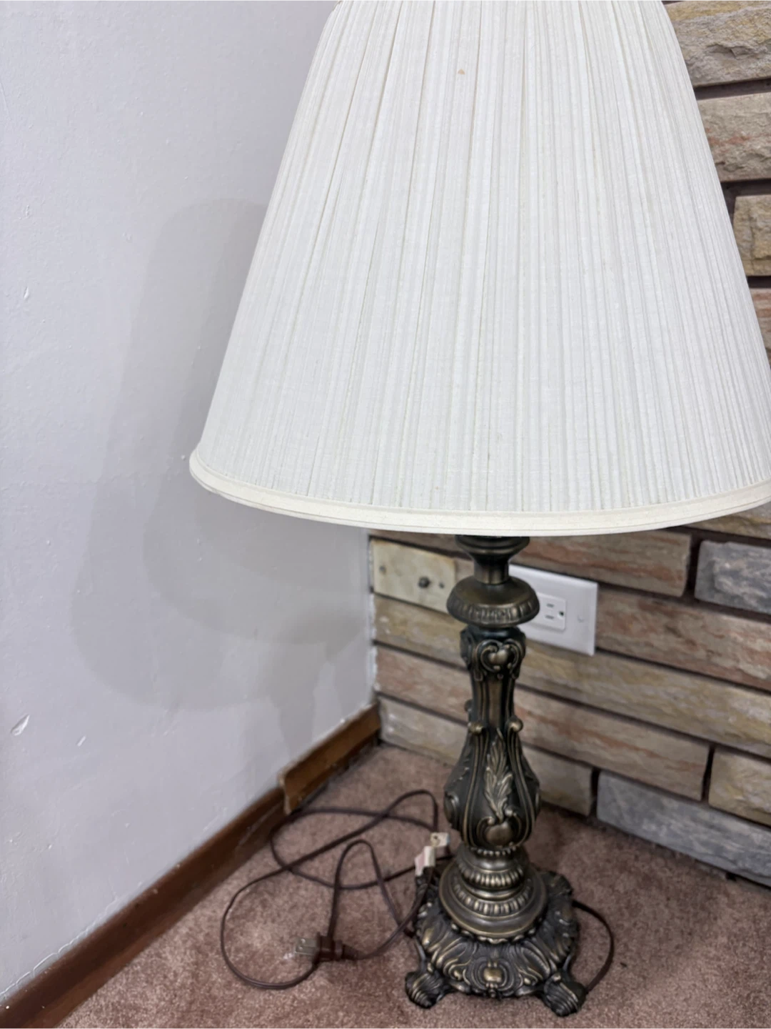 Vintage Table Lamp Set - Brass Tone - photo 3