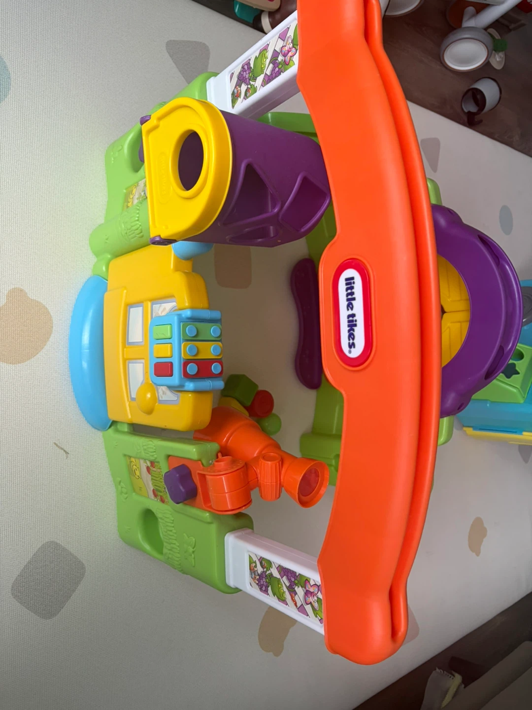 Little Tikes DiscoverSounds Light-Up Baby Piano