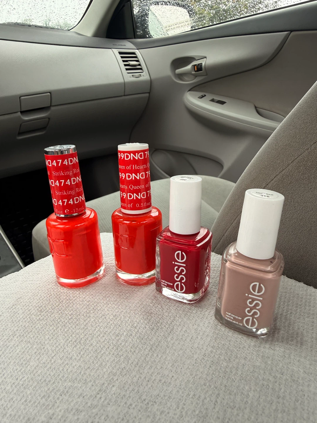 DND & ESSIE Nail polish (Oakville) - photo 5