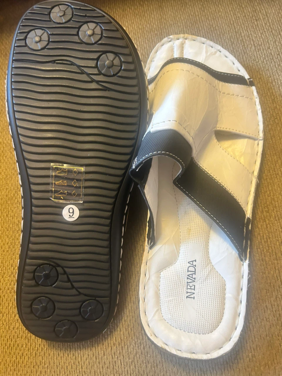 NEVADA White and Black Sandals Size 9 - photo 2