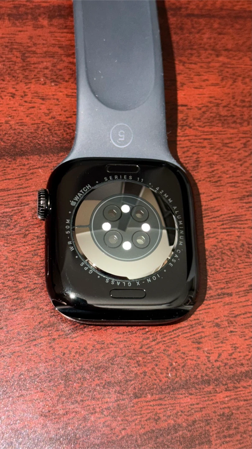 Apple Watch Series 11 Barely Used - photo 4