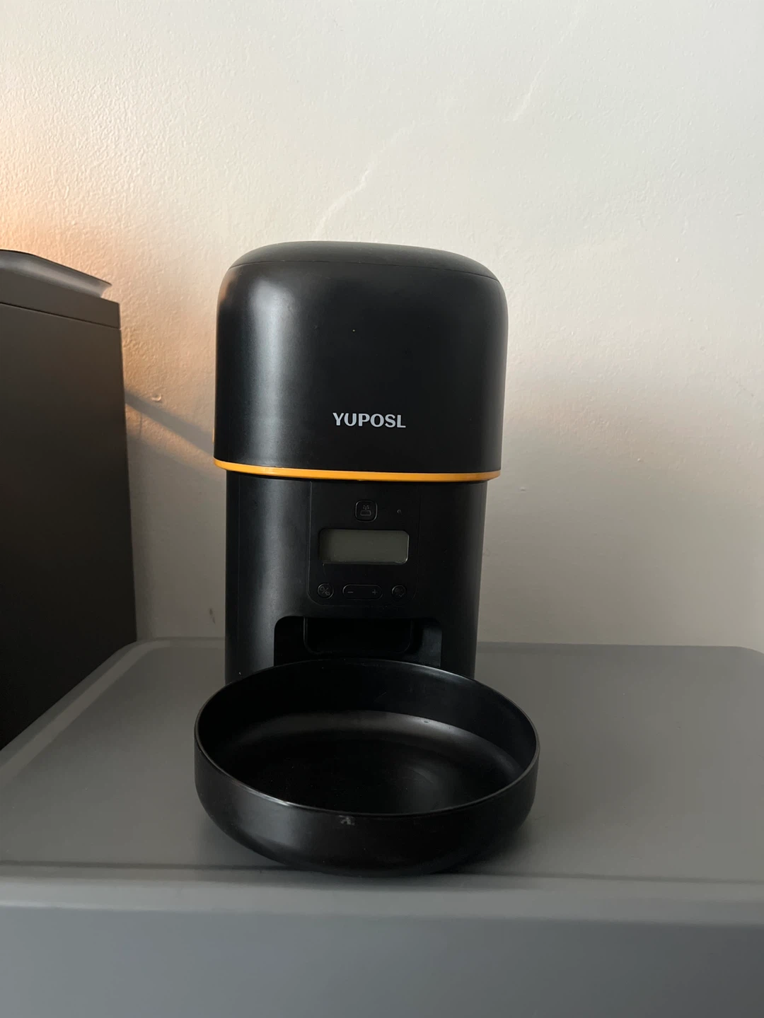 automatic pet feeder