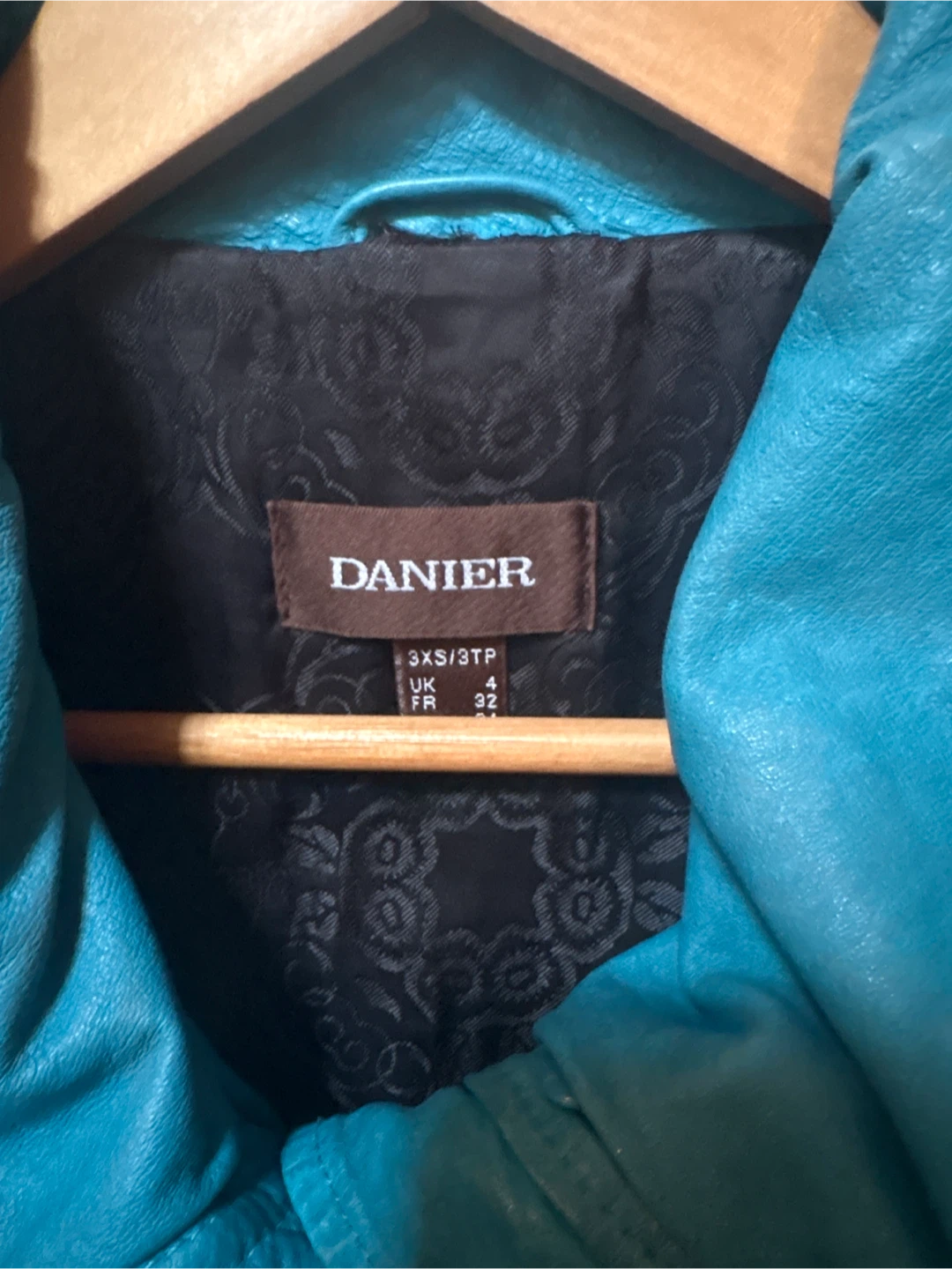 Danier Turquoise Leather Jacket - photo 2