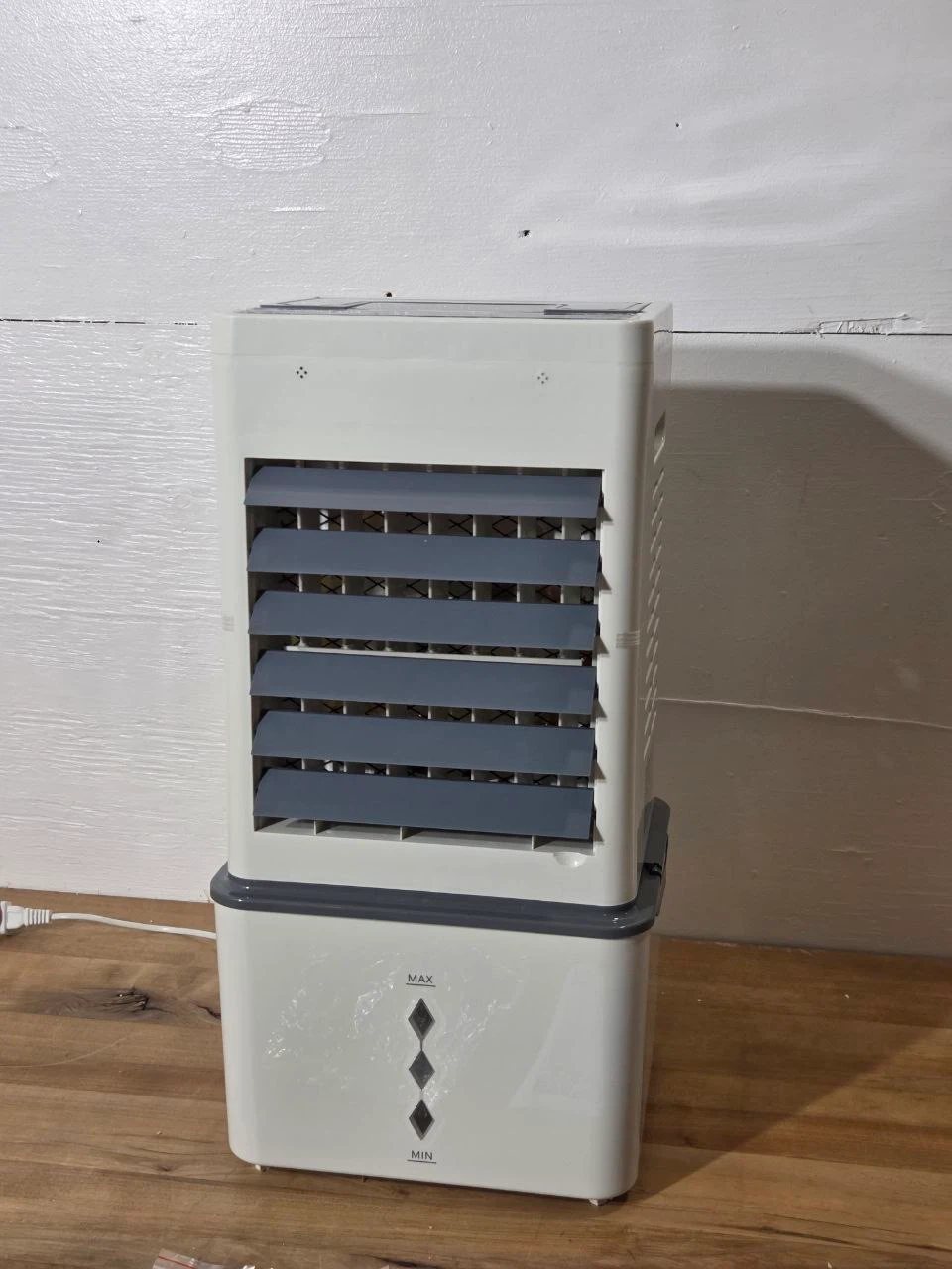 Evaporative Air Cooler with Ice Packs - photo 3