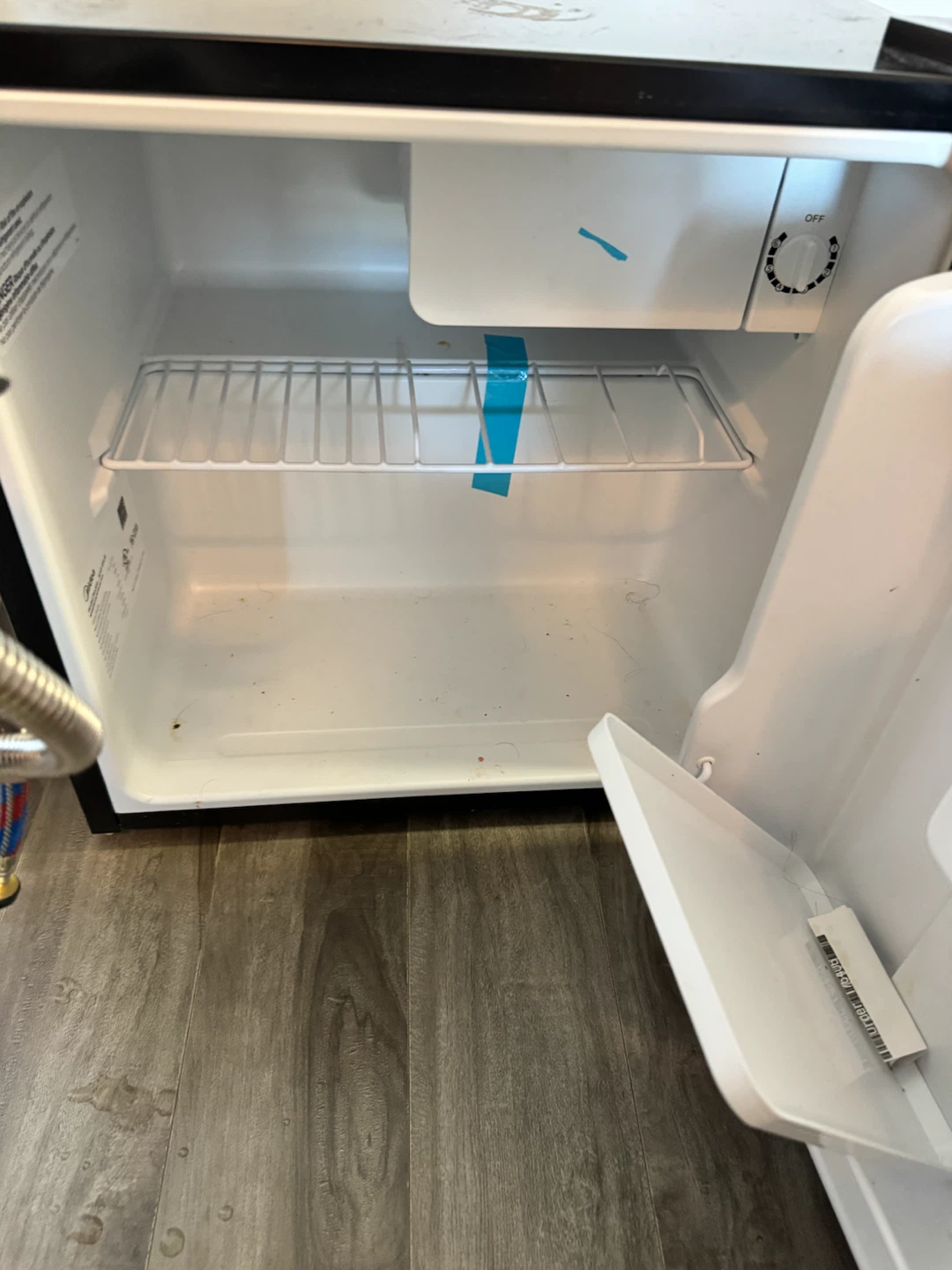 Midea Compact Mini Fridge Black - photo 2