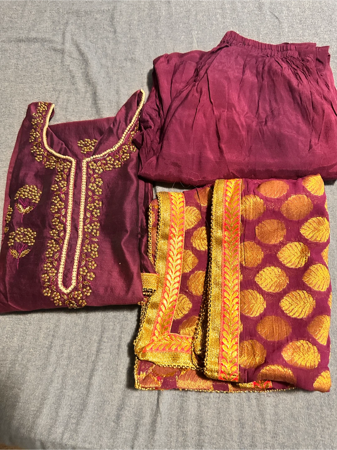 Women's Embroidered suit - photo 4