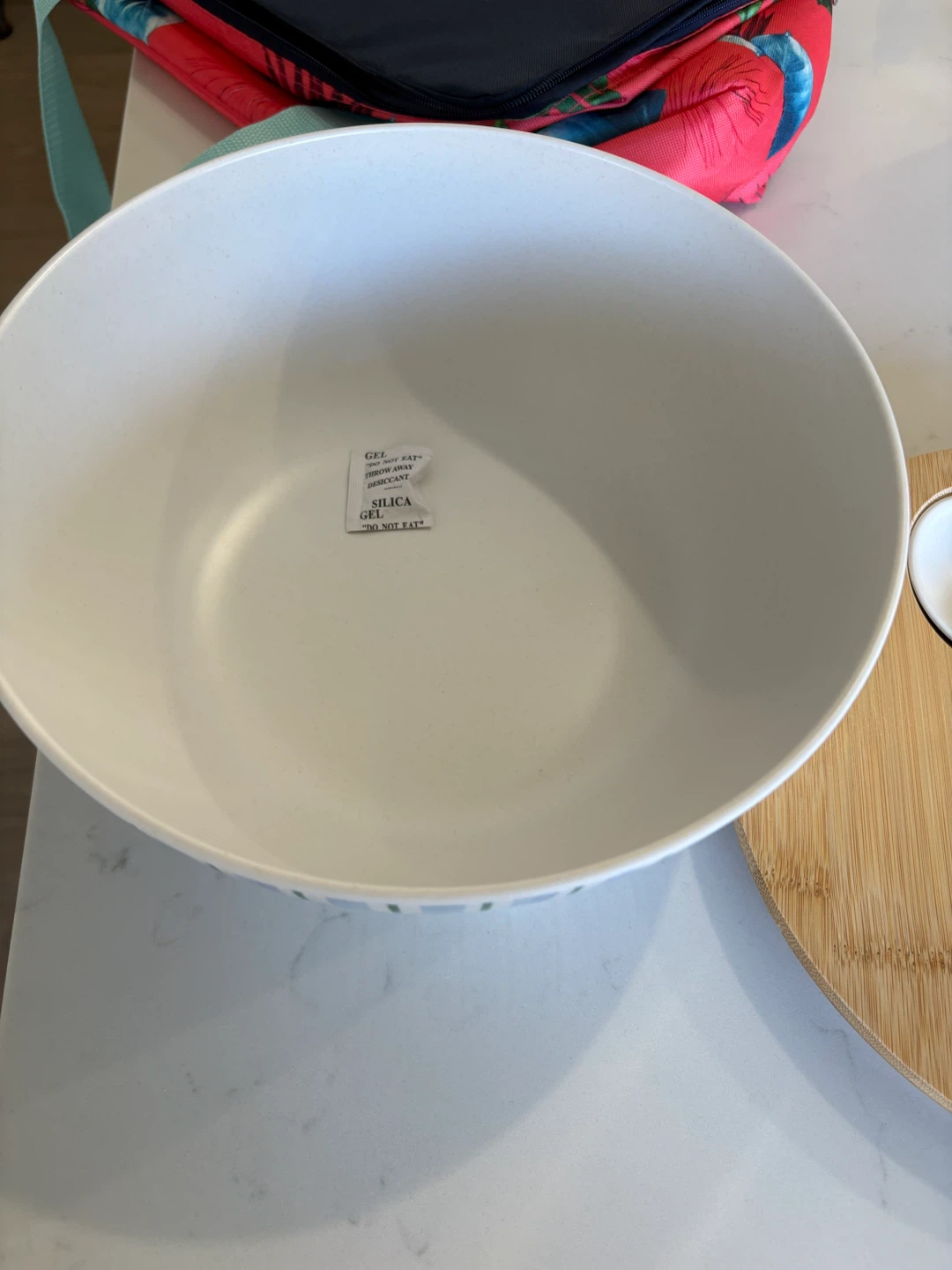 President's Choice Picnic Salad Bowl with Servers and Lid - photo 4