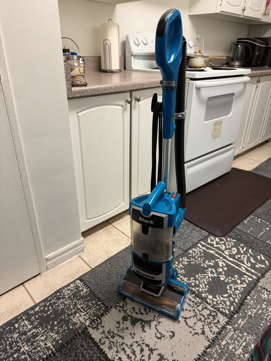 Shark Lift-Away Upright Vacuum - photo 2