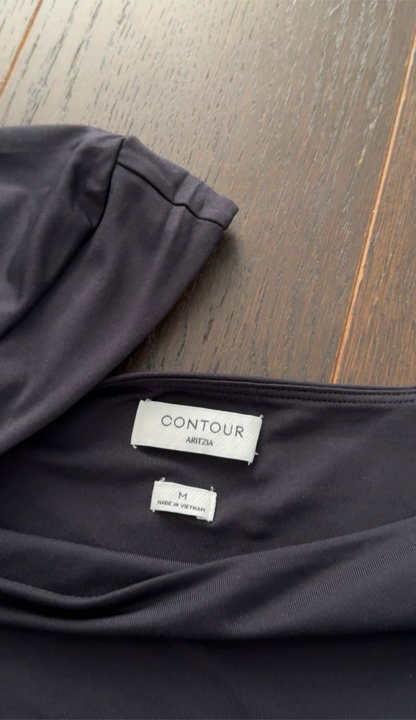 Aritzia Original Contour Squareneck Hip T-Shirt - photo 2