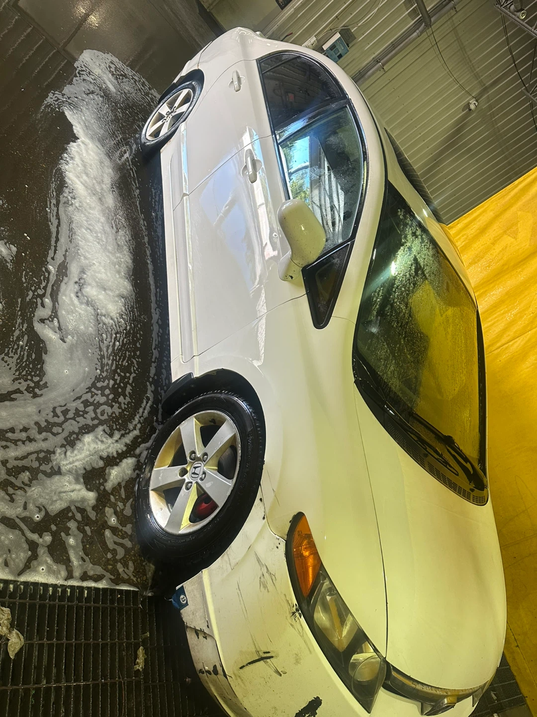 White Honda Civic - photo 3