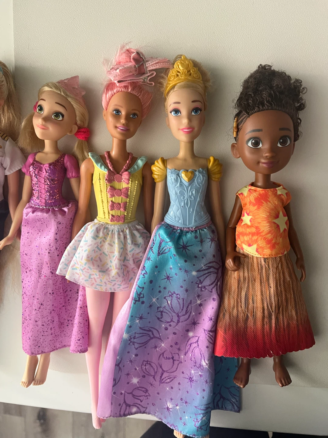 Set of 7 Barbie and Disney Princess Dolls - photo 2