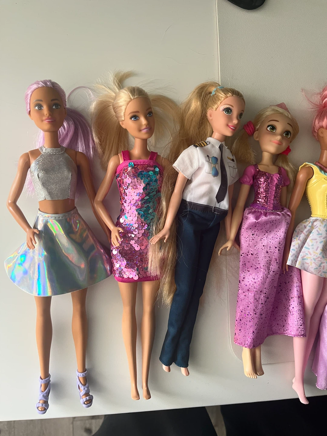 Set of 7 Barbie and Disney Princess Dolls - photo 3