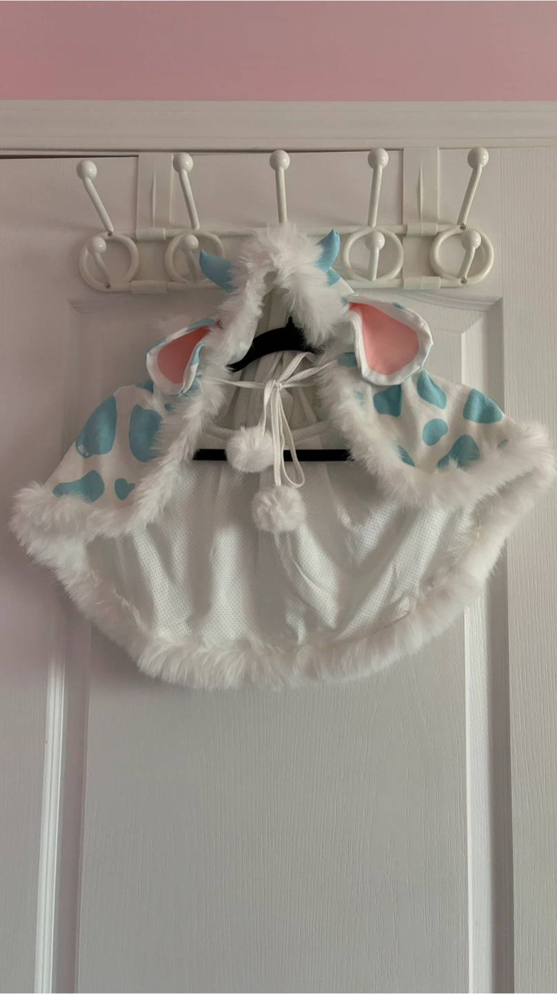 Winter Plush Cow Cosplay - photo 2