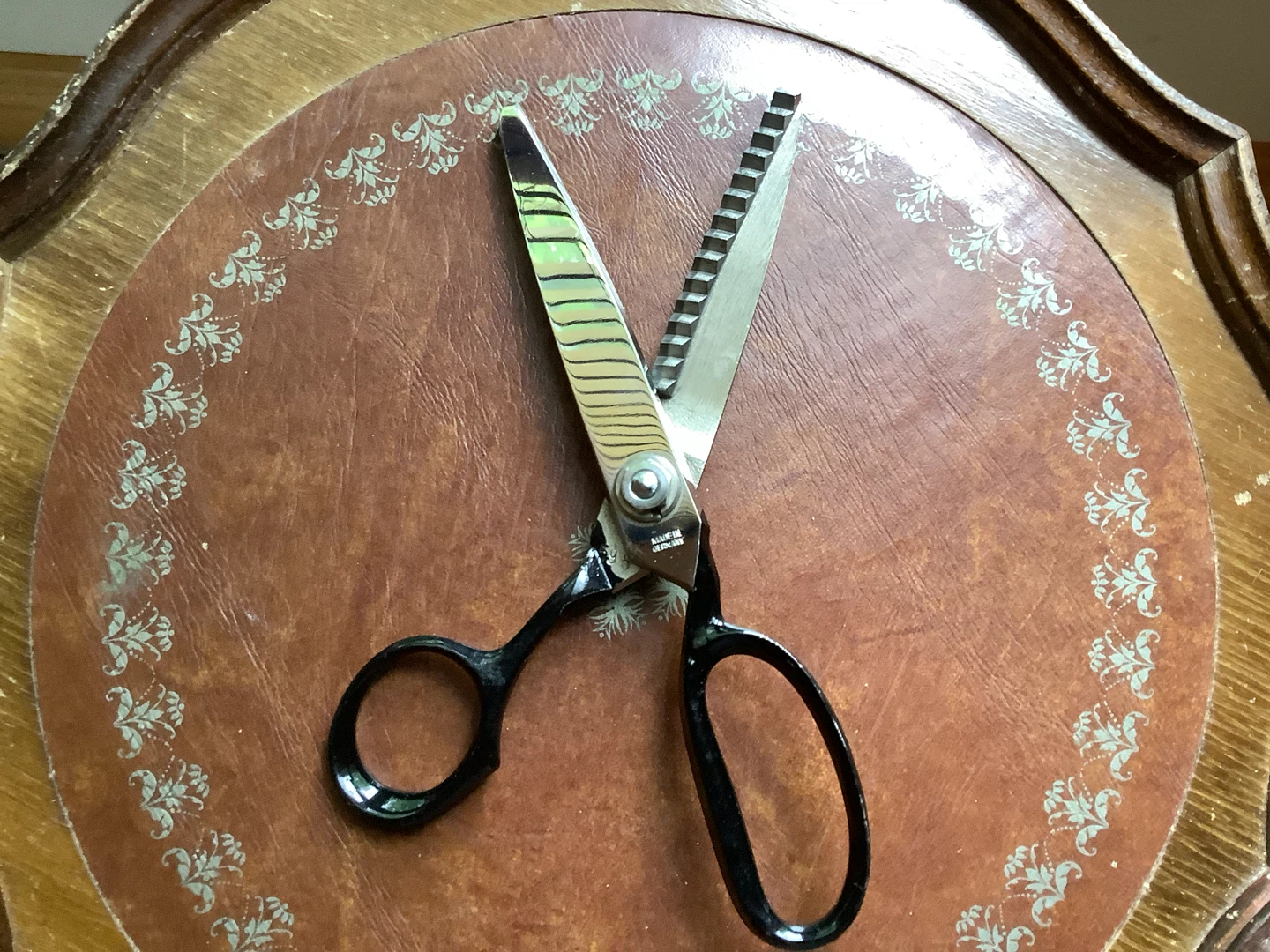 Vintage #595 Solingen Pinking Shears 🐞