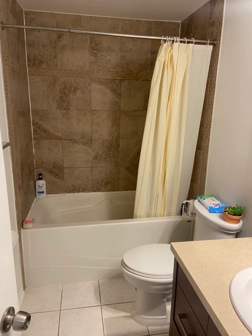A bedroom to rent $800/month @Yonge-16th Ave - photo 3