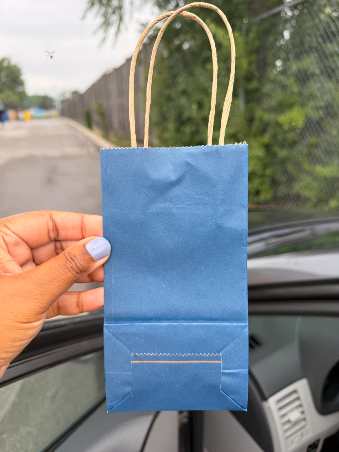 Mini Paper Gift Bags.25 pieces $30.Each $1.50 - photo 3