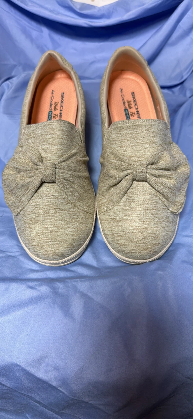 Skechers Wide Fit Bow Slip-On Shoes