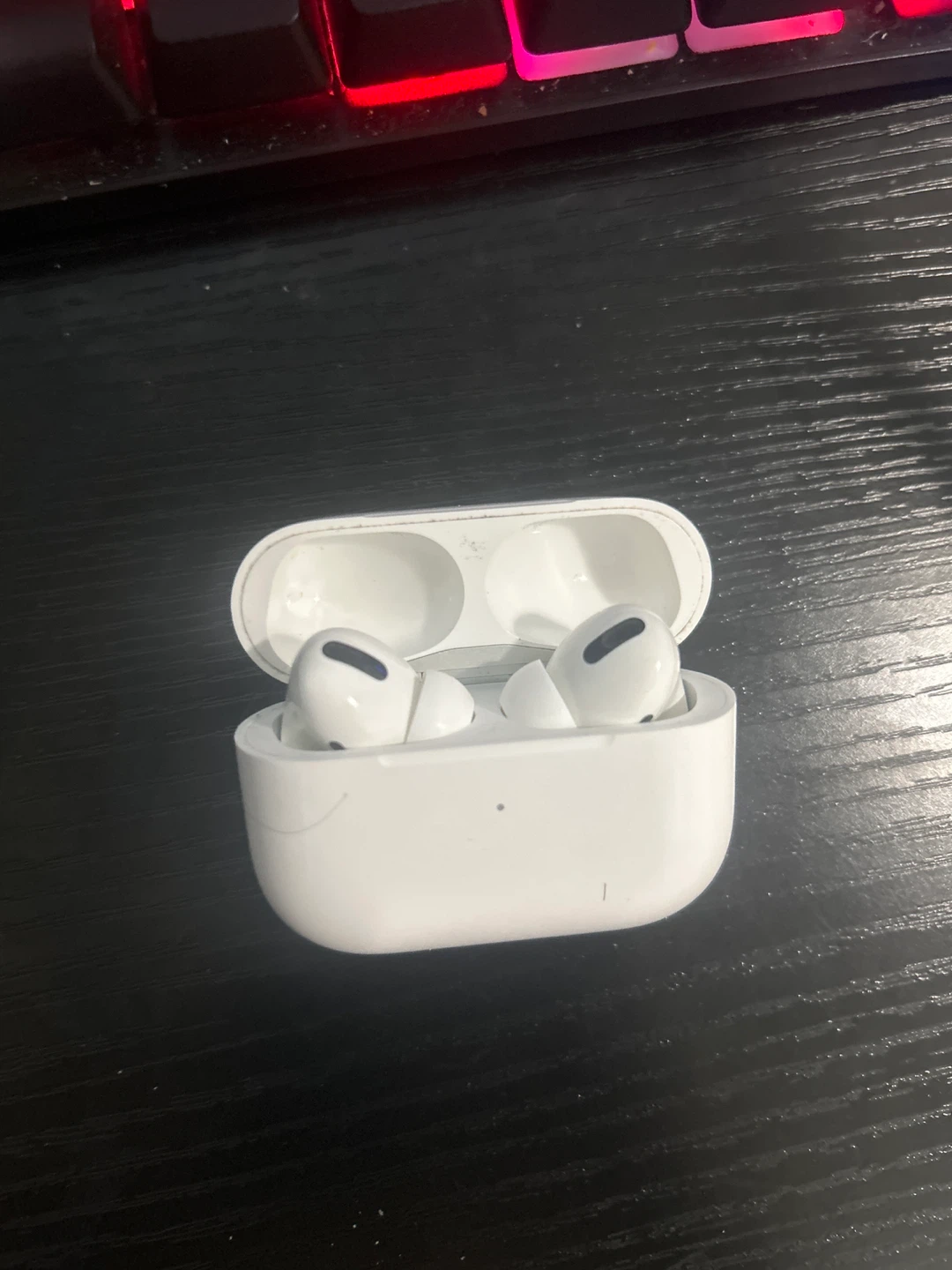 Apple AirPods Pro (1st Gen) with