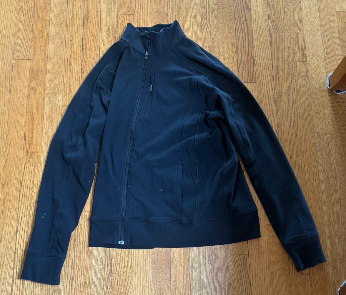 Men’s Lululemon sweater size L