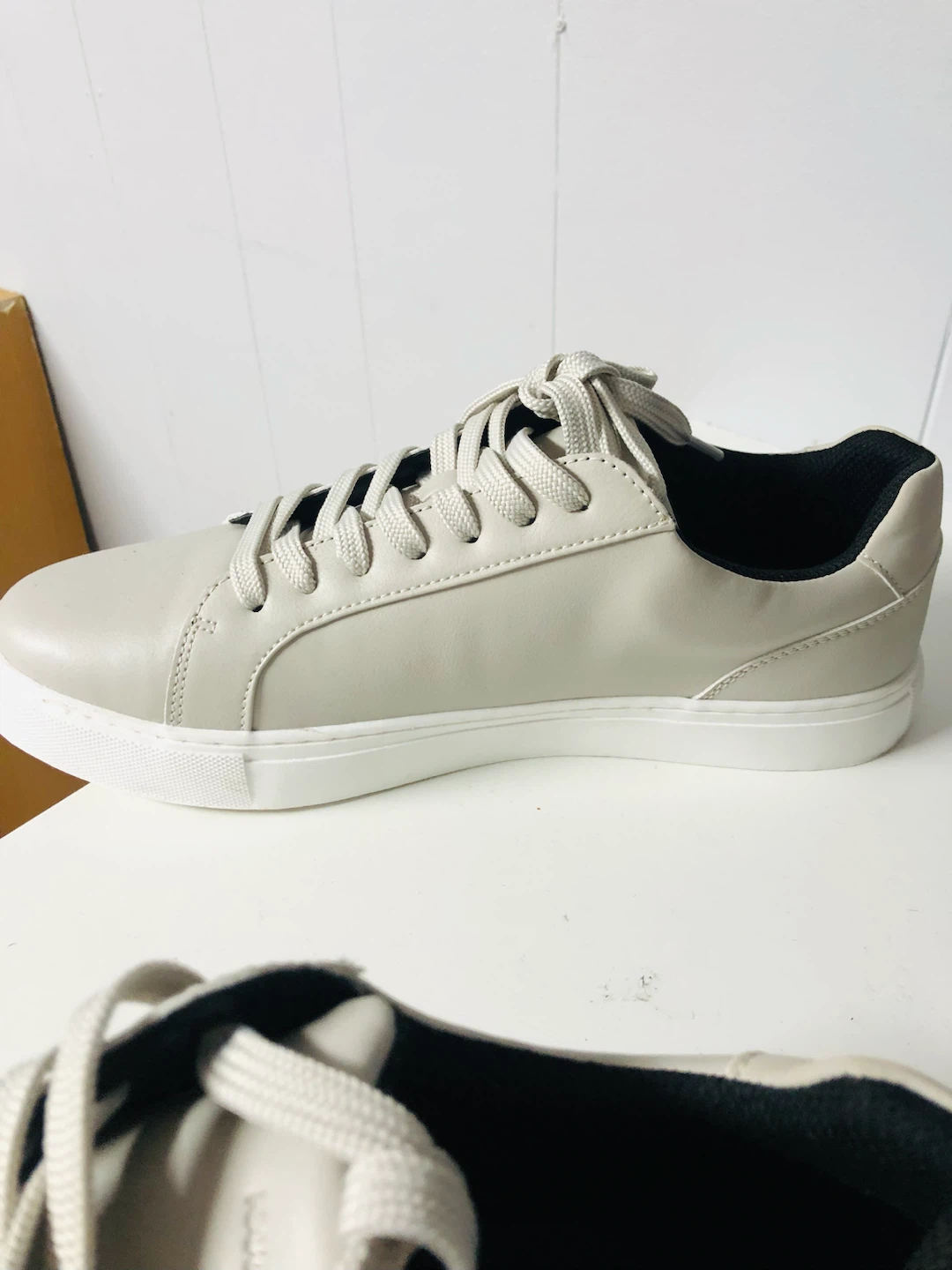 Karl Lagerfeld Paris Sneakers Size 10.5 - photo 2