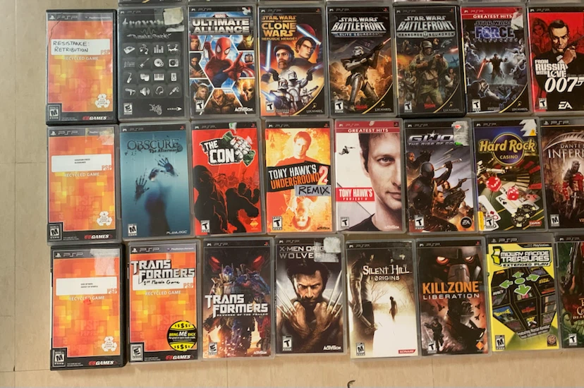 Huge lot of 39 PSP GAMES - photo 2