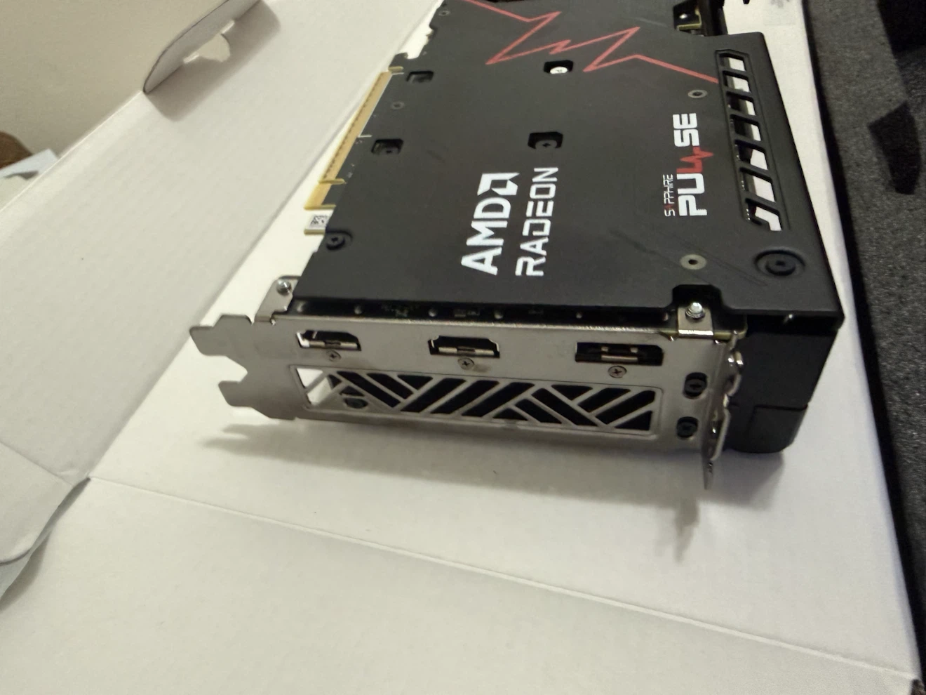 AMD Rx 9060XT Pulse Mint Condition - photo 2