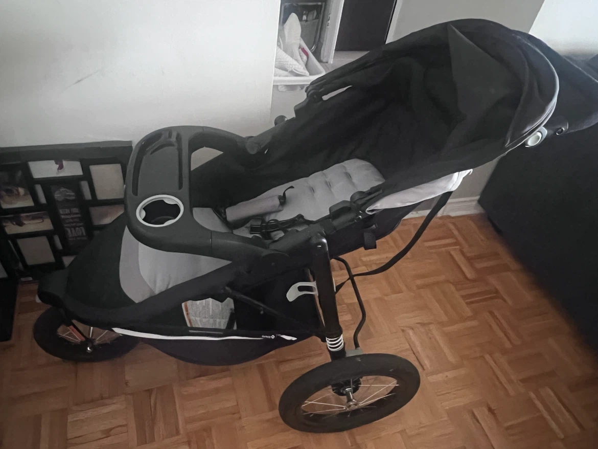 New Safety 1st car seat and used Jogger Stroller - travel system - photo 3