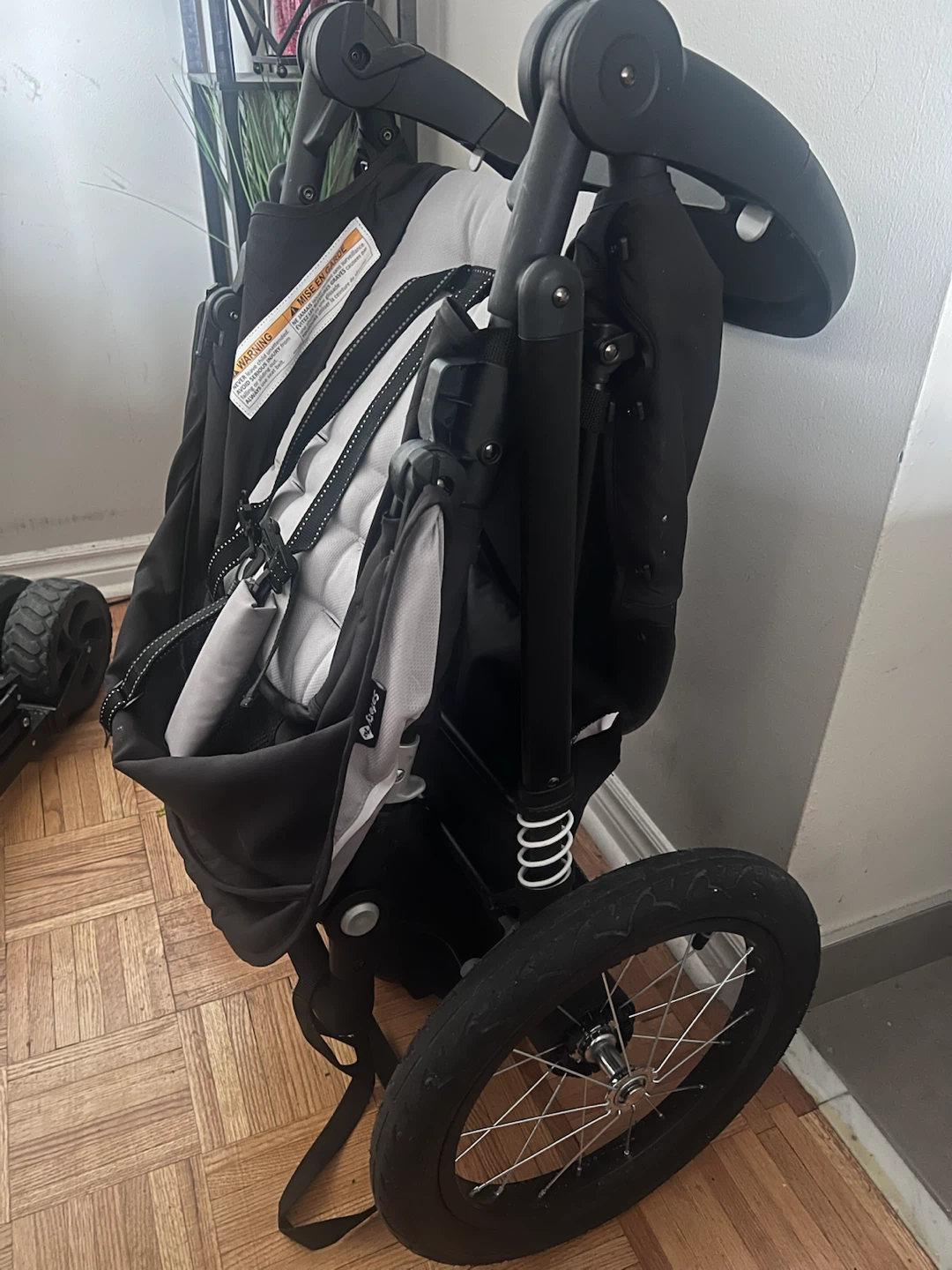 New Safety 1st car seat and used Jogger Stroller - travel system - photo 4