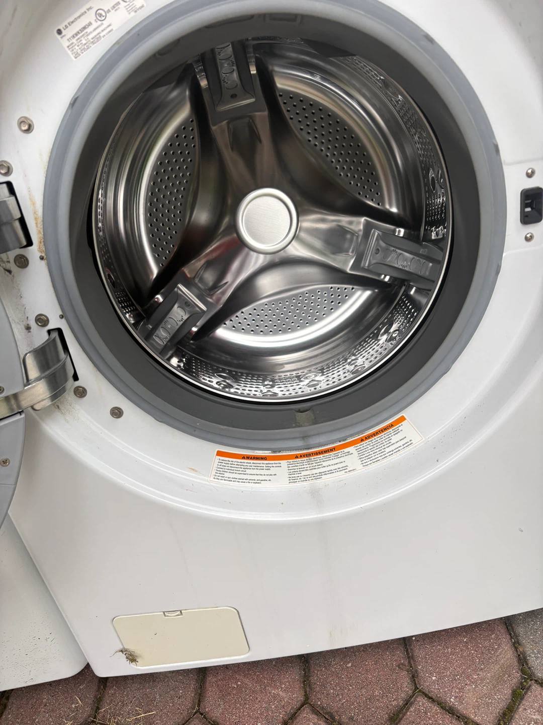 LG Front Load Washer and Dryer Set - photo 2