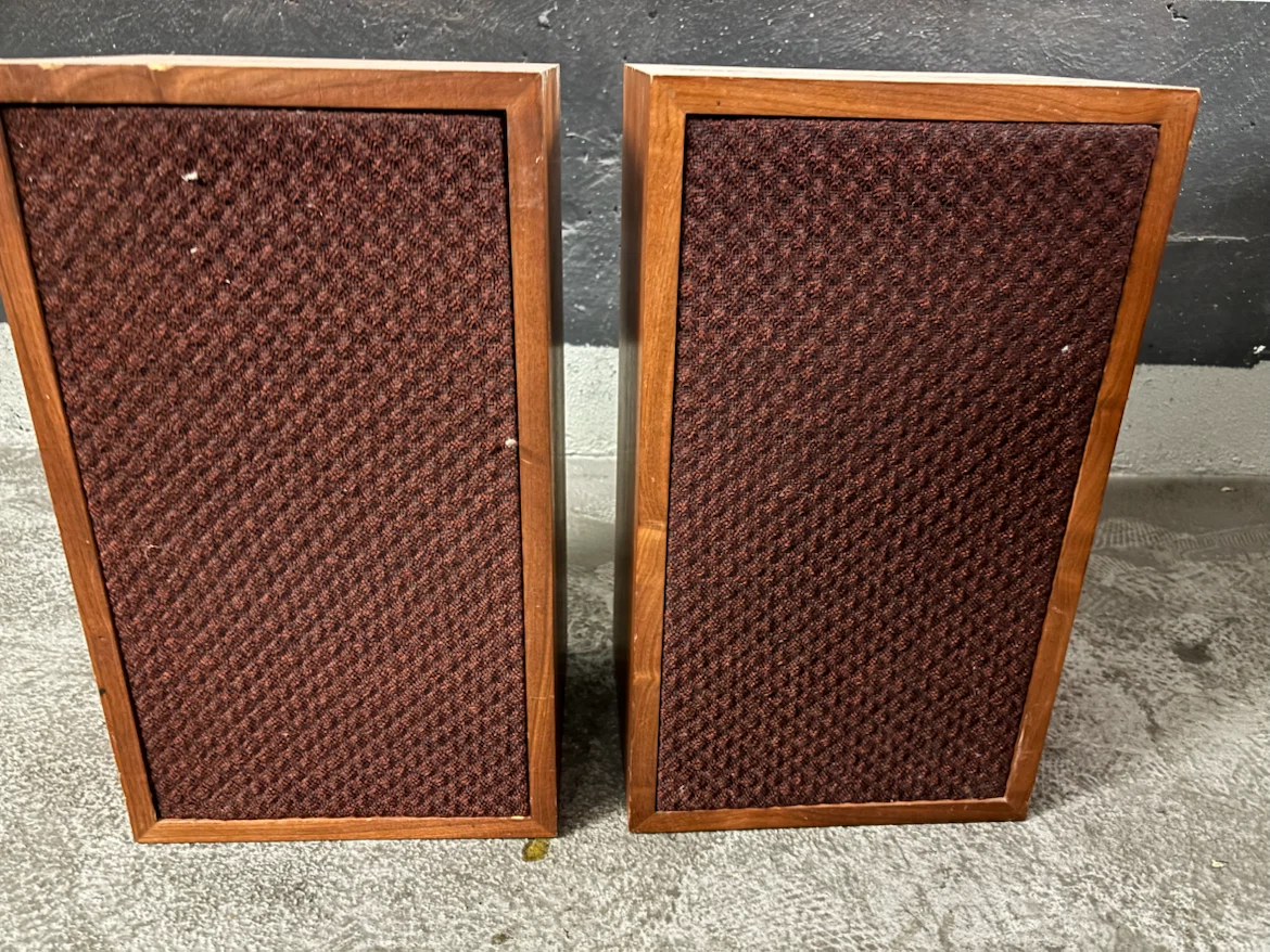 Pioneer Stereo Receiver SX-424 and Speakers