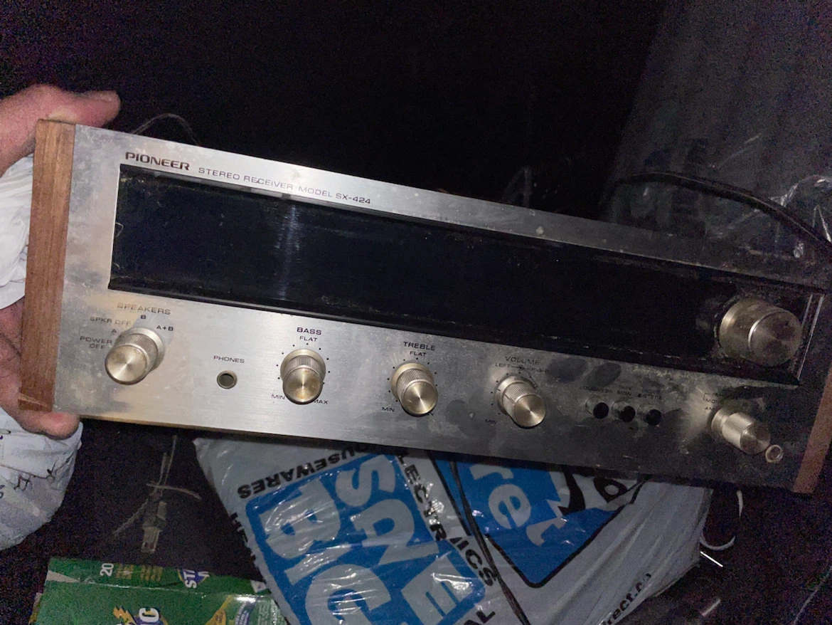 Pioneer Stereo Receiver SX-424 and Speakers - photo 3