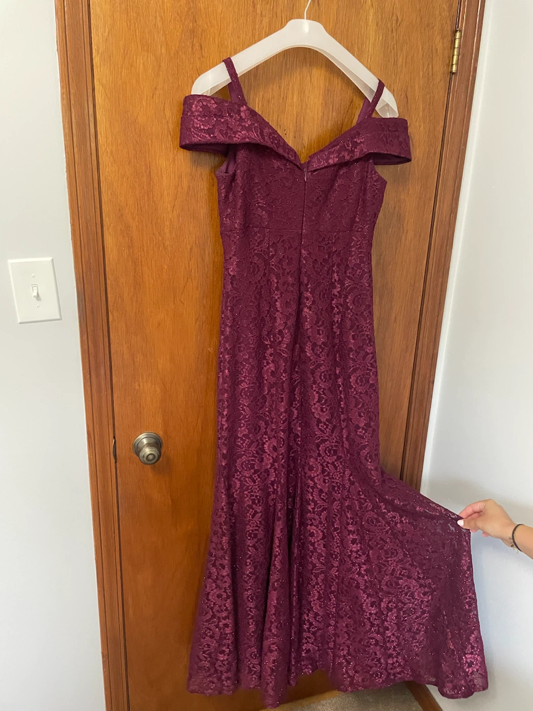 R&M Richards Burgundy Lace Evening Gown - photo 2