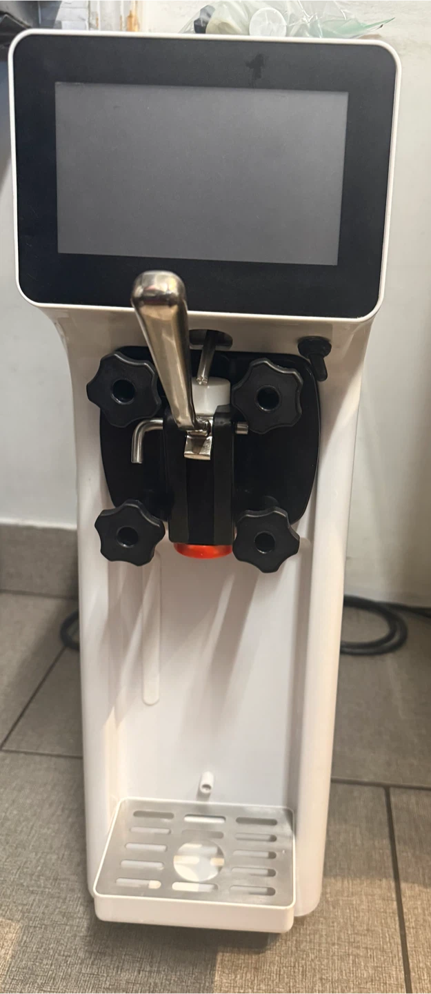 Soft Serve Machine1000W Excellent Condition+Extras