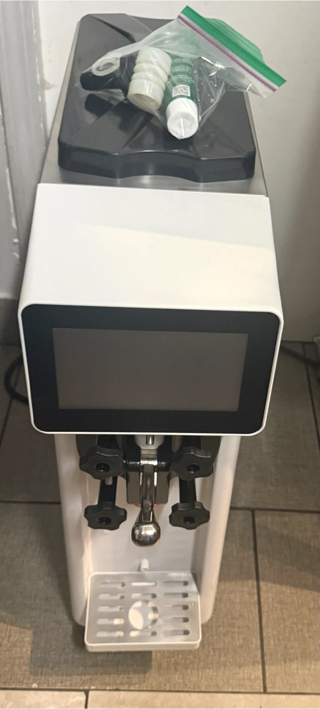 Soft Serve Machine1000W Excellent Condition+Extras - photo 2
