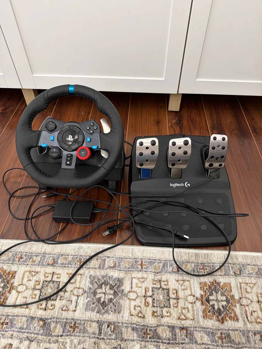 Logitech G29 Driving Force Racing Wheel and Pedals