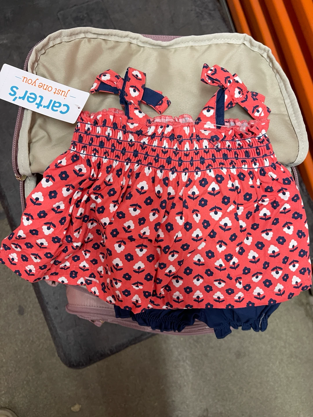 Baby essentials: bags, diapers, baby toy, baby soap - photo 3