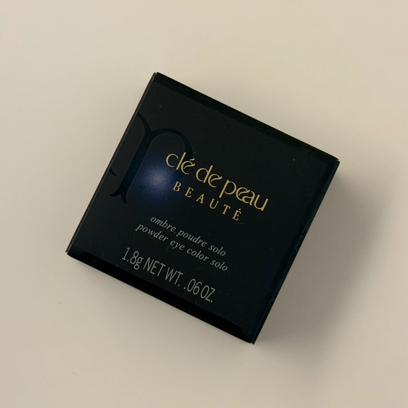 Cle de Peau Beaute Powder Eye Color Solo 211