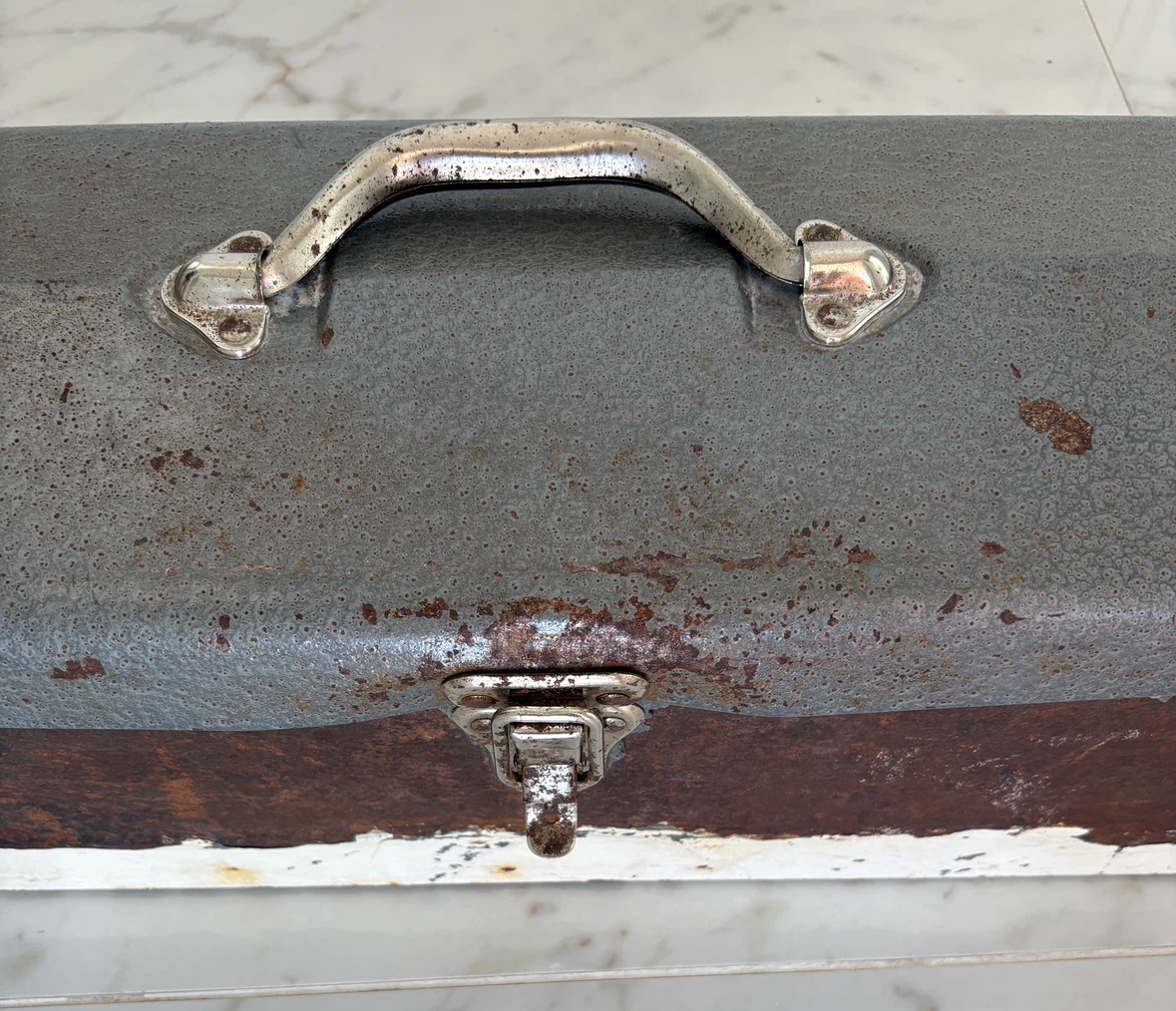 Vintage Metal Tool Box - photo 2