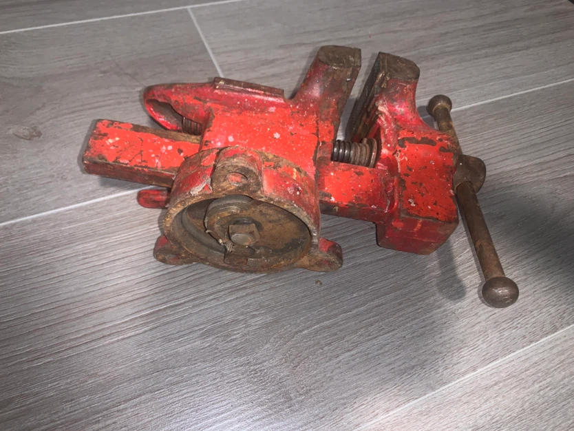 Smart 7-11 Bench Vise - photo 4