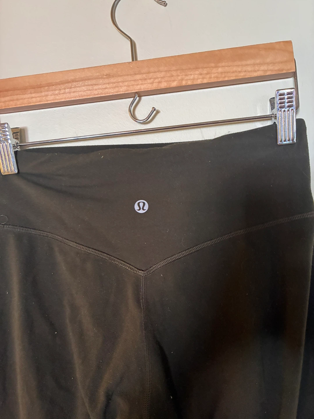 Lululemon Women's Olive Green Joggers - photo 2