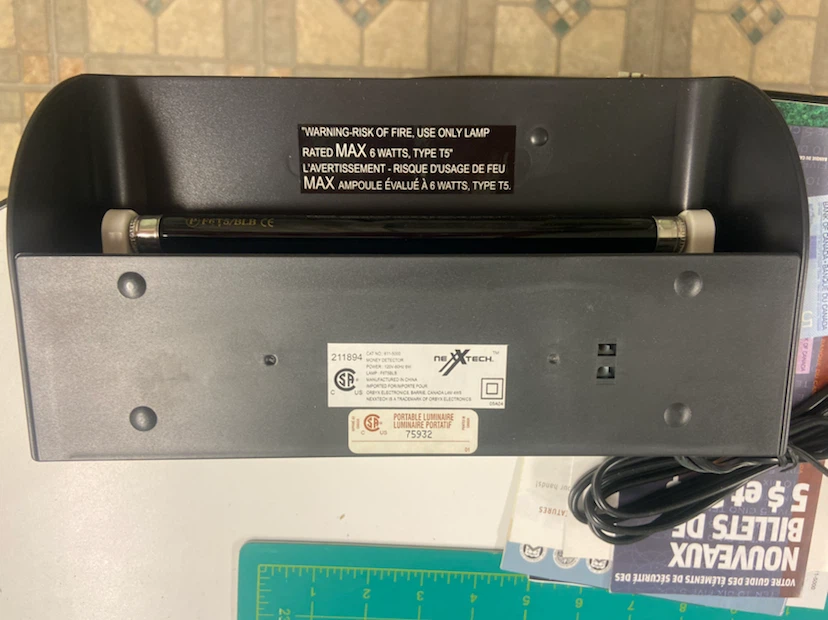 Nexxtech Counterfeit Money Detector - photo 3