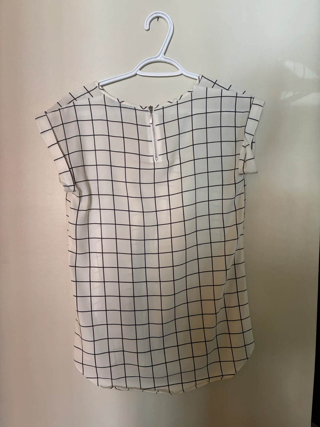 Express Grid Print Short Sleeve Top - photo 2