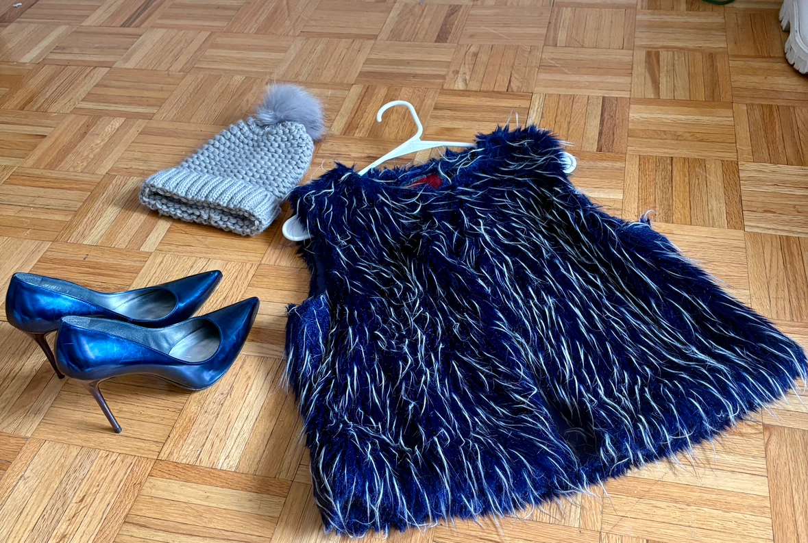 Celsius Navy Faux Fur Vest - photo 5
