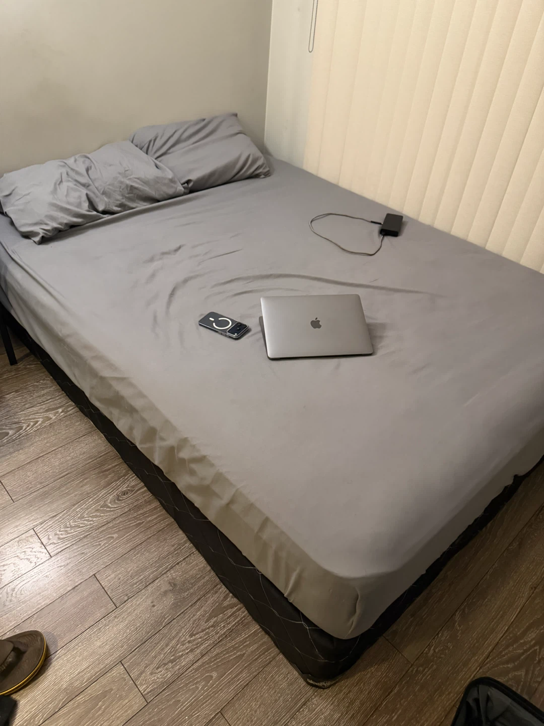 Queen Size Hybrid Mattress and Bed Box