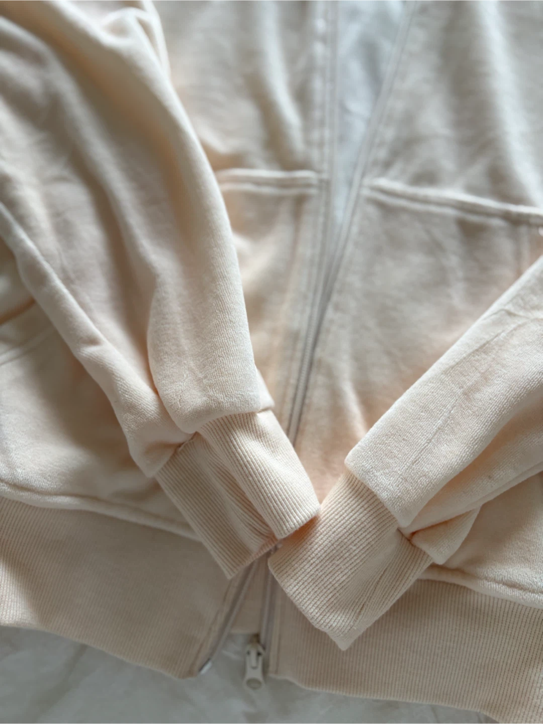 Velour hoodie and joggers set - photo 3