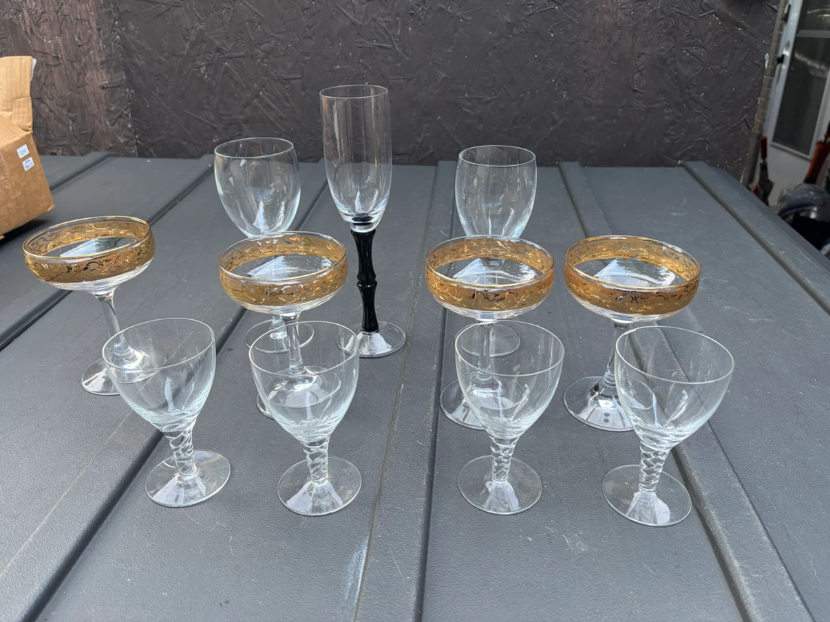 4 Vintage Gold Rimmed Cocktail Glasses + 7 wine glasses