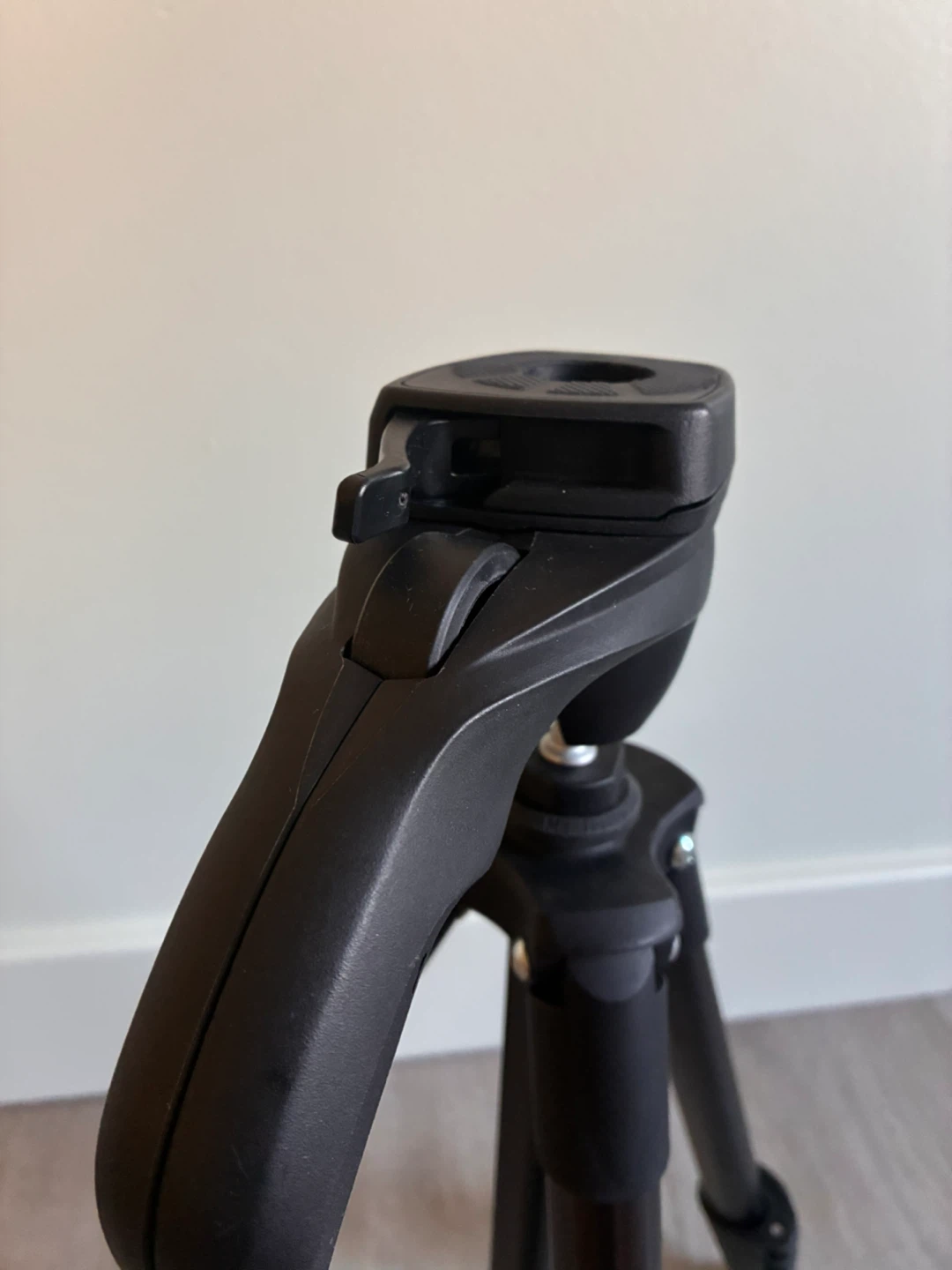 Manfrotto Compact Action Tripod - photo 5